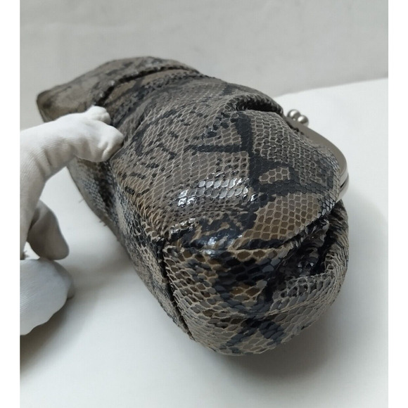 Kenneth Cole Reaction Gray Leather Snakeskin Embossed Kisslock Framed Clutch - Picture 6 of 12